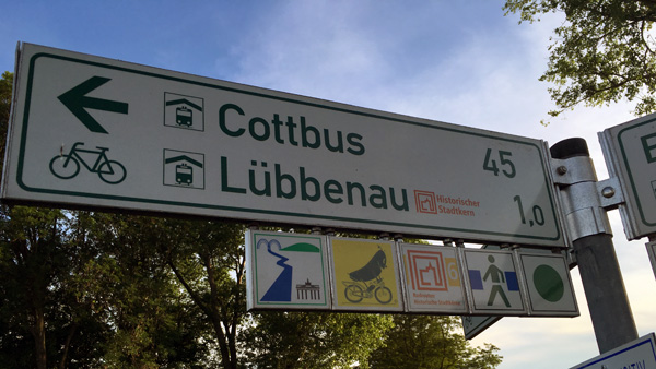 Knotenpunkt Wegweiser Gurkenradweg nach Lübbenau